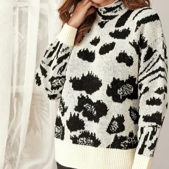 Black and White Printed Collared Sweater in M - Picture 3 of 3